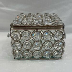 EUC TRINKET BOX WITH MIRRORED INTERIOR BOTTOM AND CRYSTALS SURROUNDING